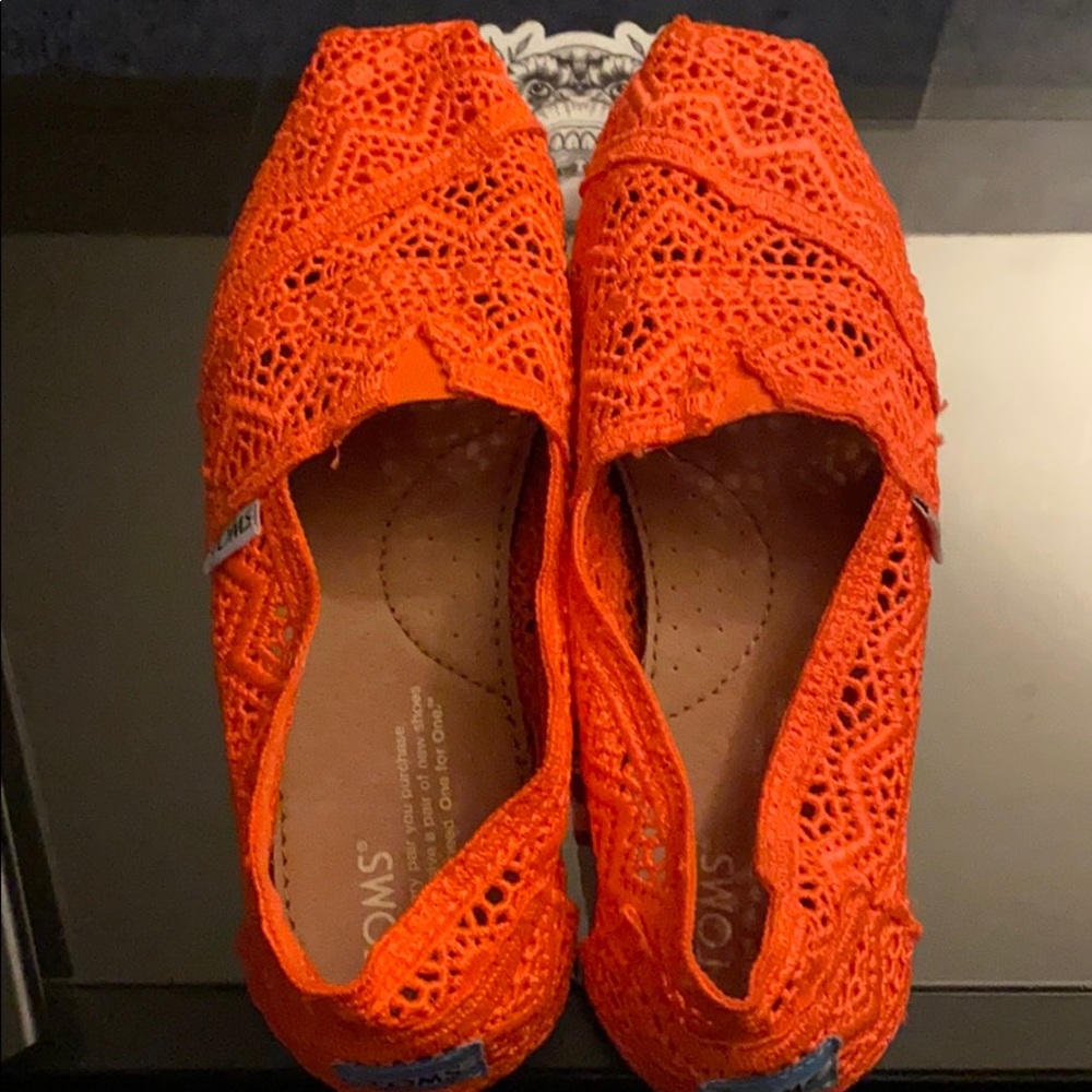 Toms